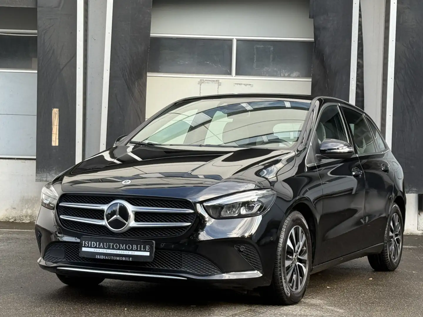 Mercedes-Benz B 200 D Progressive LED MBUX Distronic KeylessGo Noir - 1