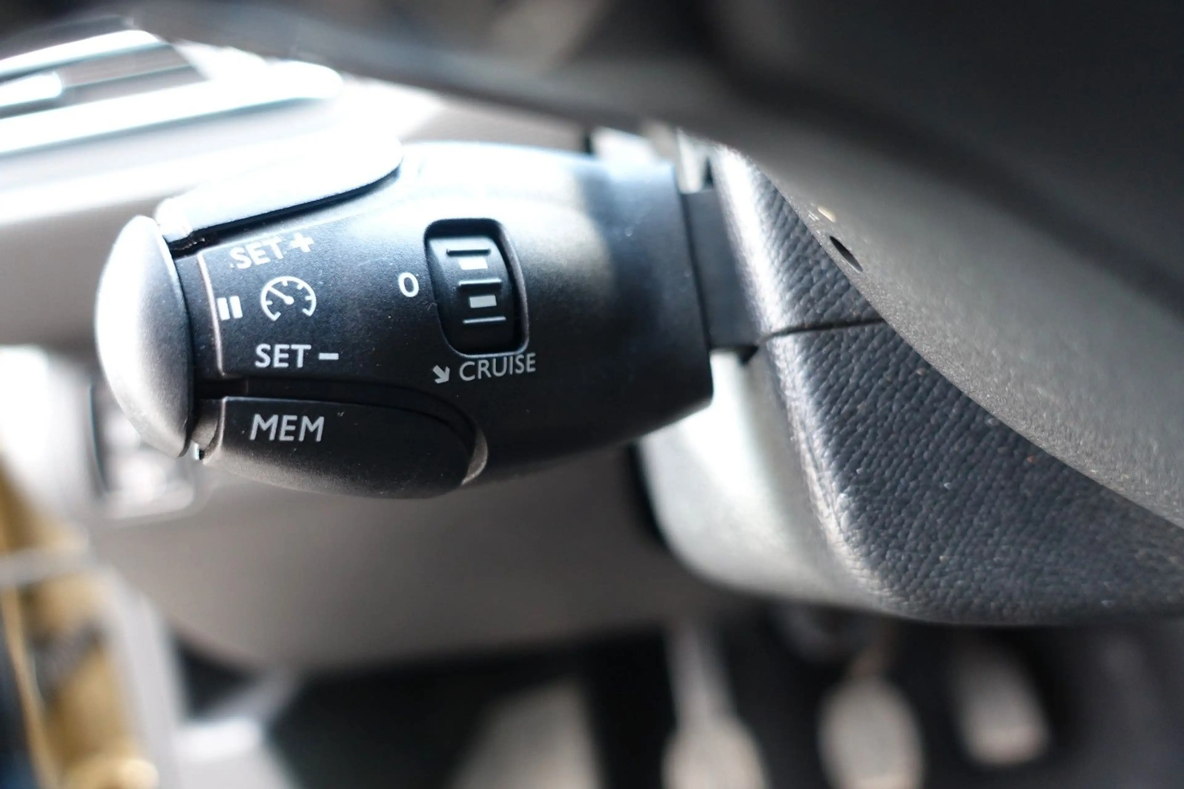 Peugeot 308 Style PureTech 130 STOP & START*SHZ*PDC*LED* — photo 9