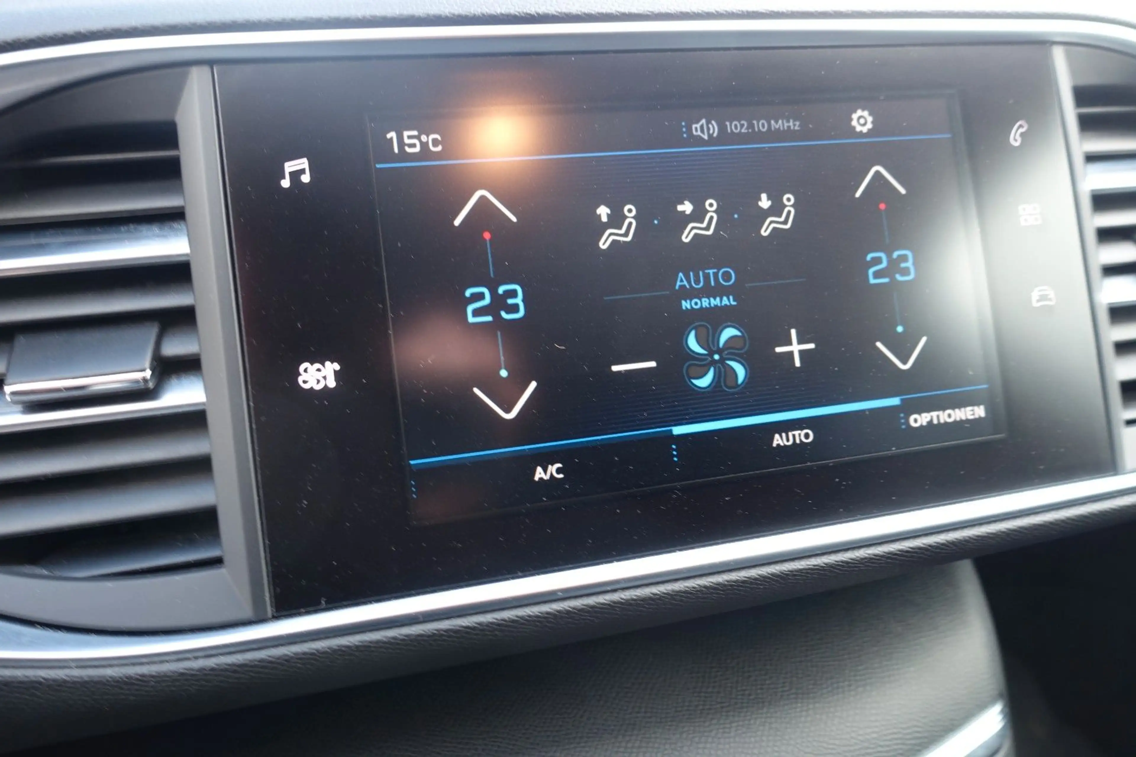 Peugeot 308 Style PureTech 130 STOP & START*SHZ*PDC*LED* — photo 11