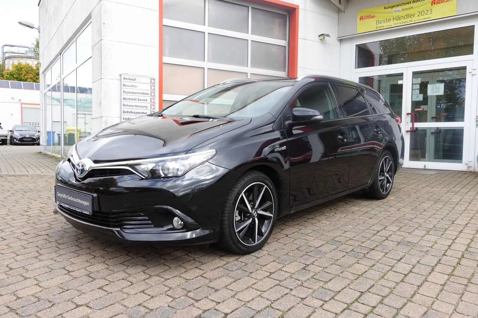 Toyota Auris Hybrid Edition S+ Schwarz - 1