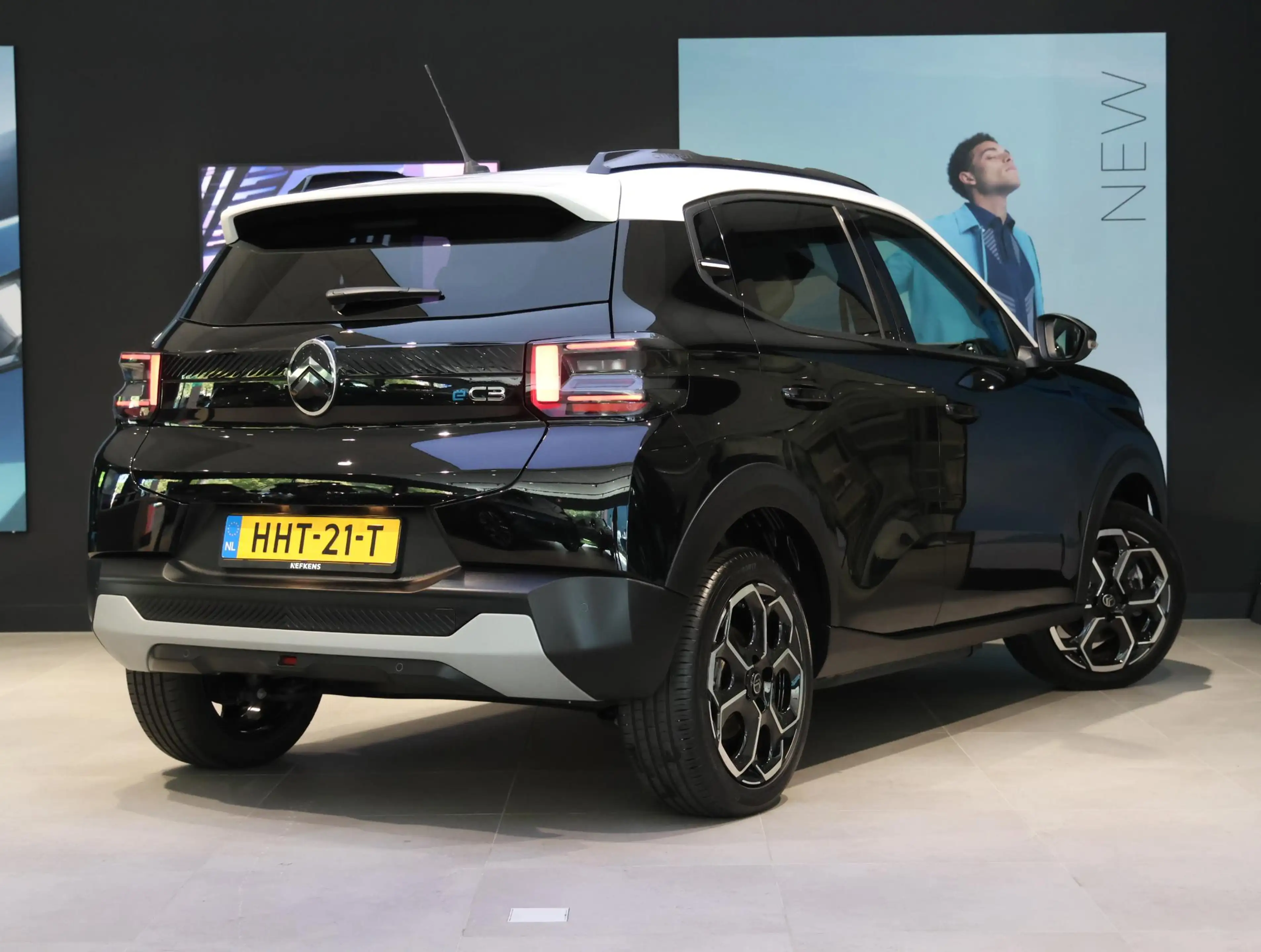 Citroen E-C3 Max 113pk 44 kWh | Camera | CarPlay | 17" Lichtmet — photo 3