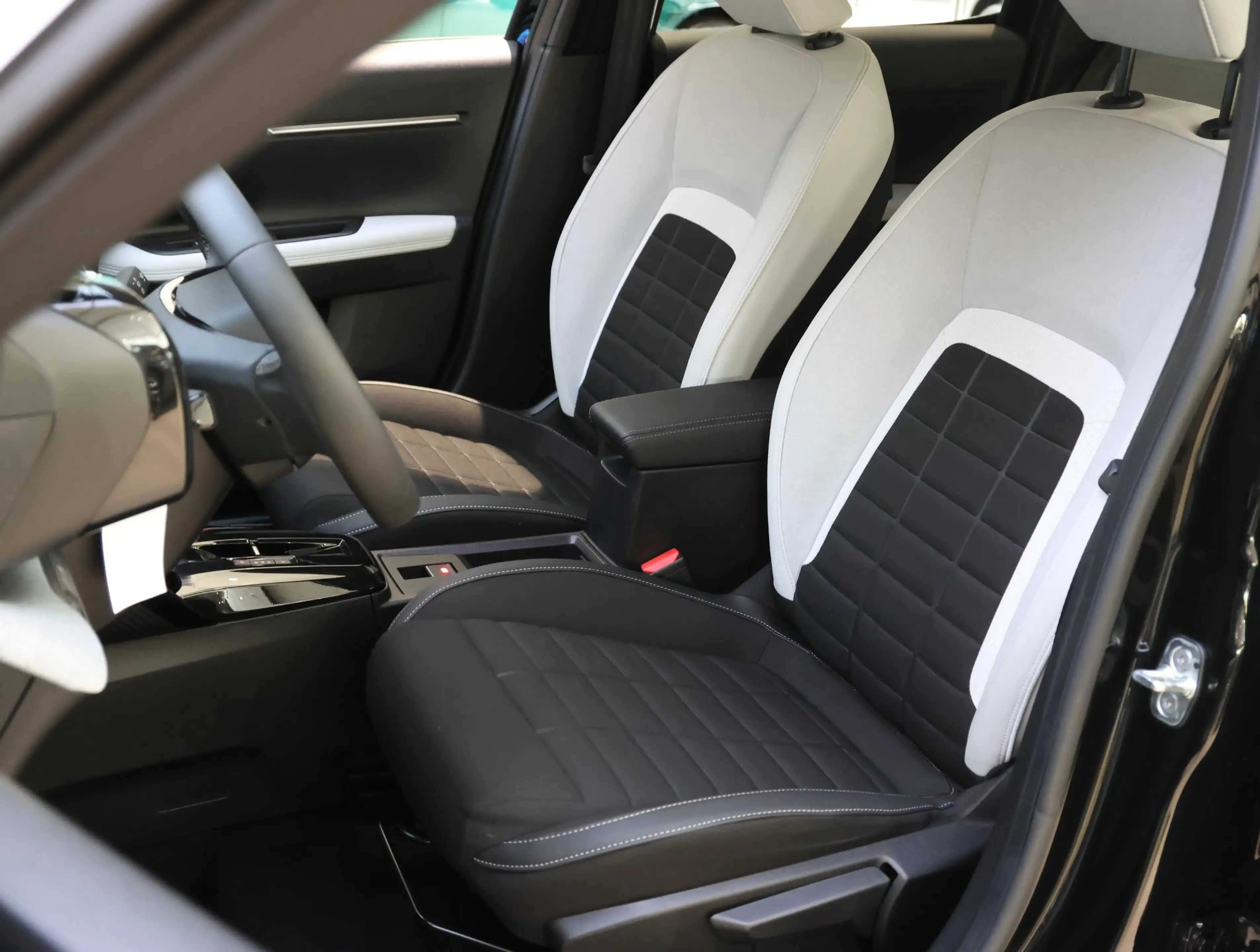 Citroen E-C3 Max 113pk 44 kWh | Camera | CarPlay | 17" Lichtmet — photo 13