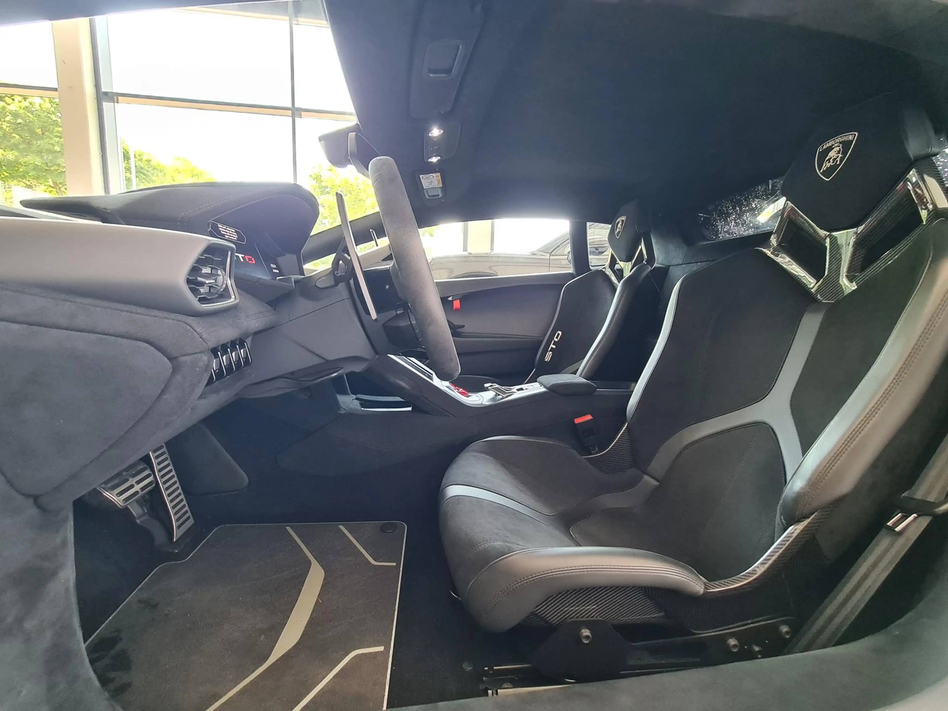 Lamborghini Huracán Huracan STO Lift-system DAB RearView Carbon — photo 14