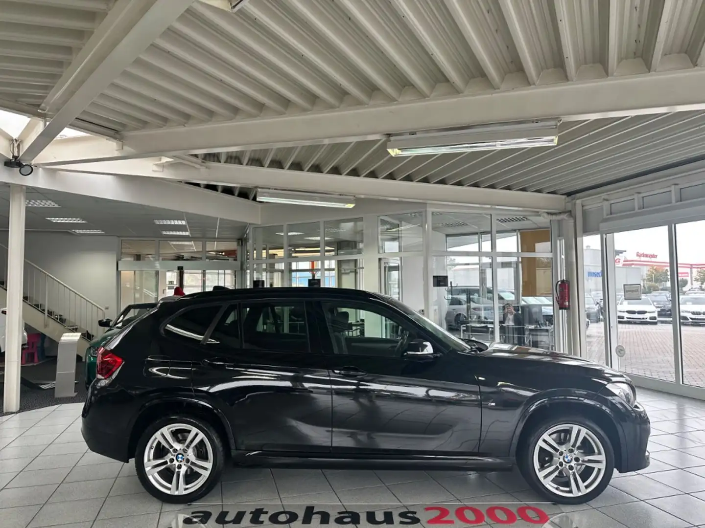 BMW X1 xDrive 25d M Sportpaket AUT./NAVI/PDC V-H/AHK Schwarz - 2