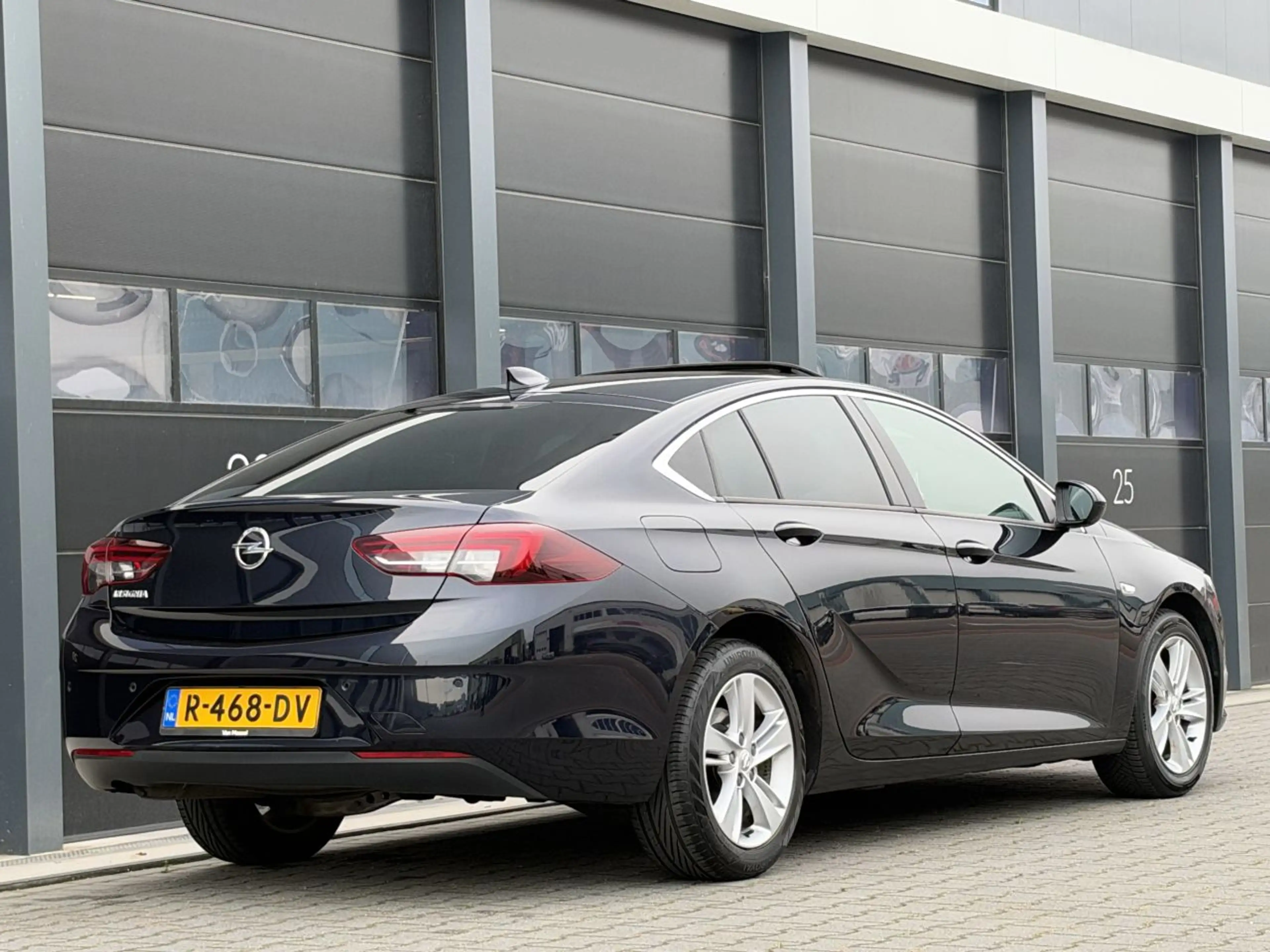 Opel Insignia GRAND SPORT 1.6 CDTI Dak Xenon Navi — photo 4