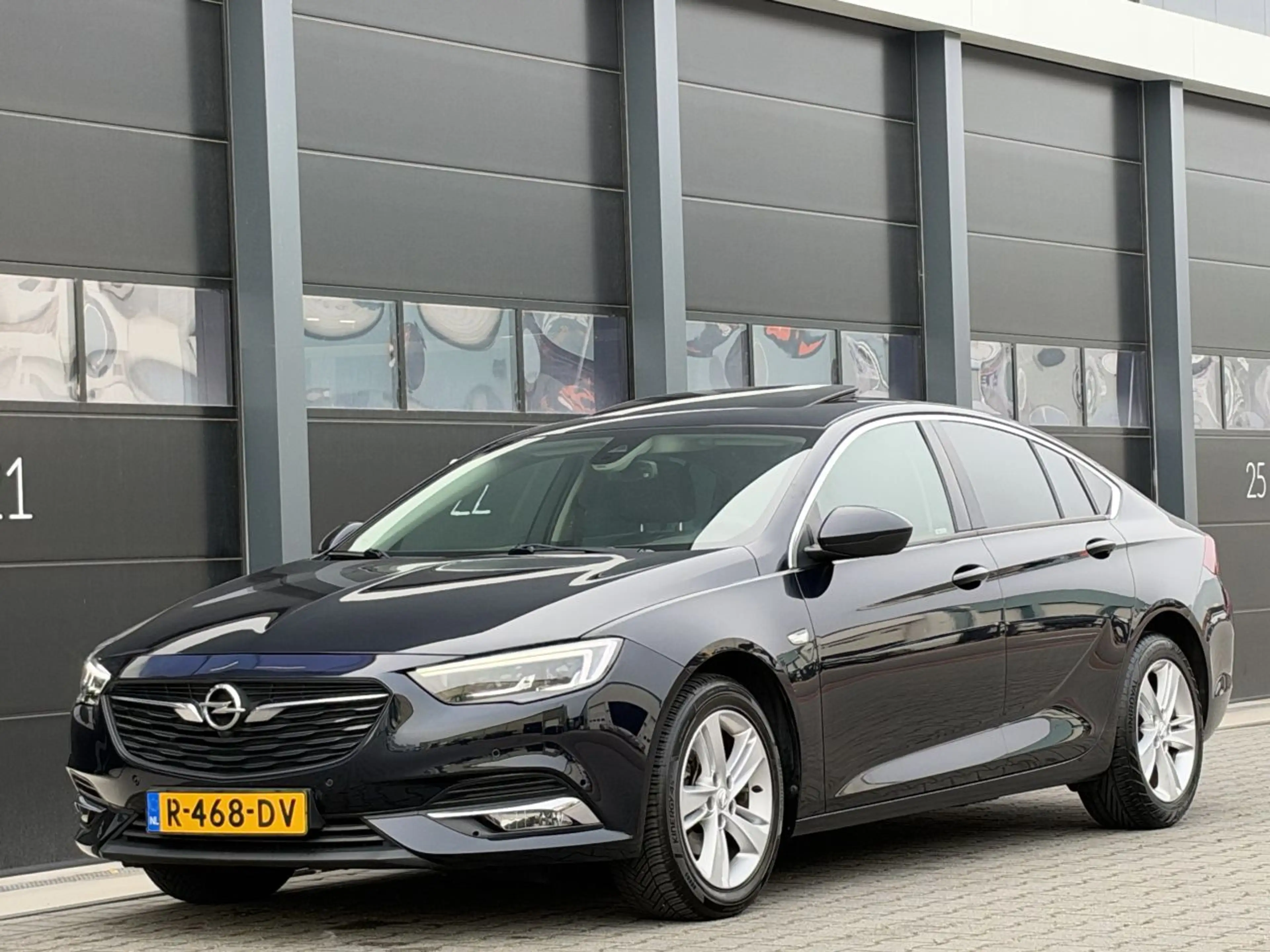 Opel Insignia GRAND SPORT 1.6 CDTI Dak Xenon Navi