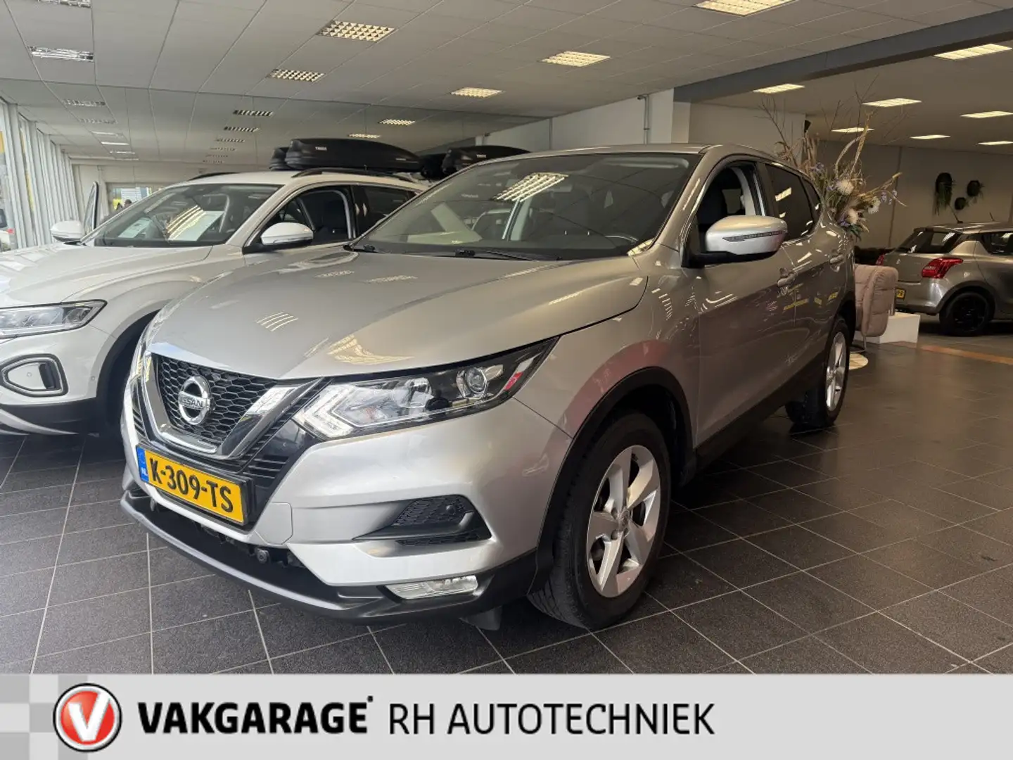 Nissan Qashqai 1.3 DIG-T Bus. Ed. Gris - 1