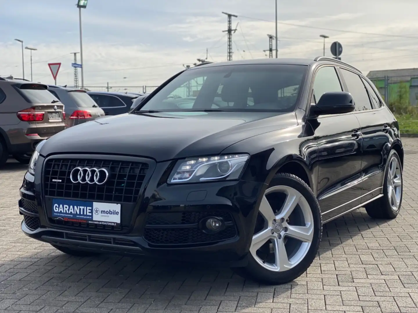 Audi Q5 3.0 TDI quattro S-Line *Alcantara*Navi*Xenon* Black - 1