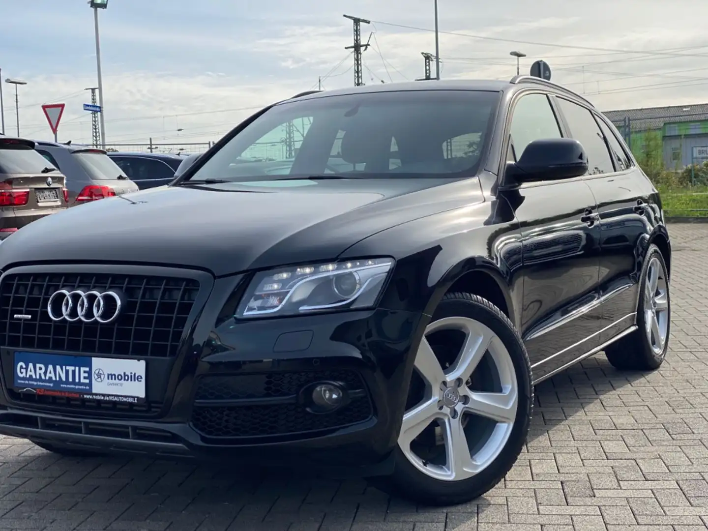 Audi Q5 3.0 TDI quattro S-Line *Alcantara*Navi*Xenon* Black - 2