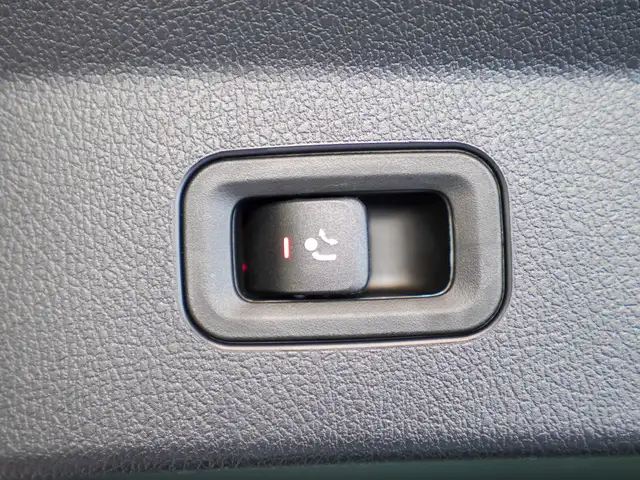 Mercedes-Benz GLE view 21