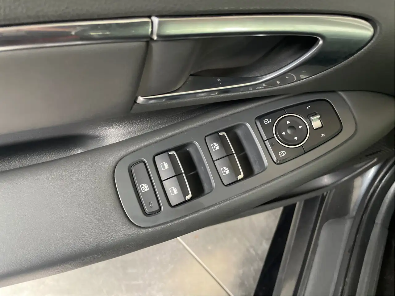 Hyundai SONATA снимка Hyundai SONATA
