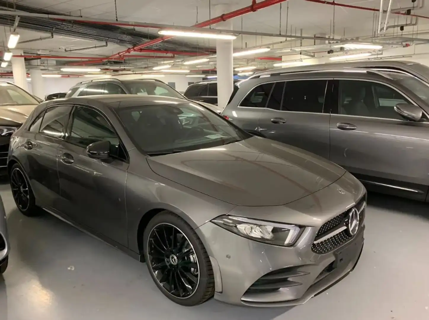 Mercedes-Benz A 180 A 180 d Premium auto Grigio - 2