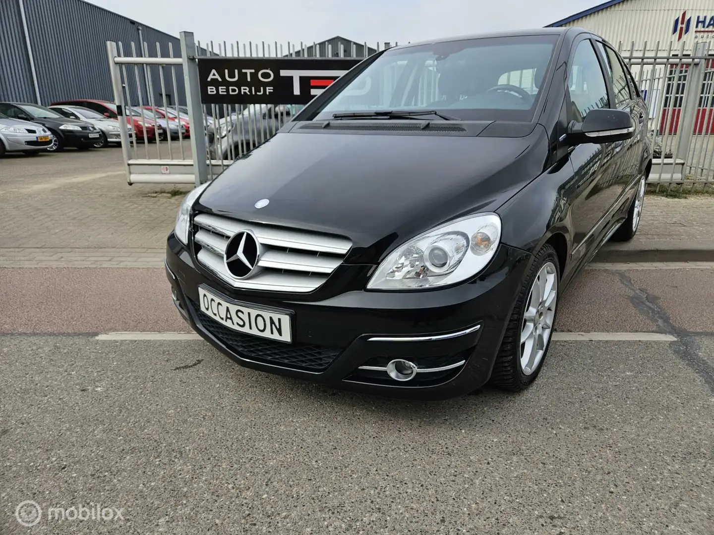 Mercedes-Benz B 180 BlueEFFICIENCY Business CLass Negro - 1