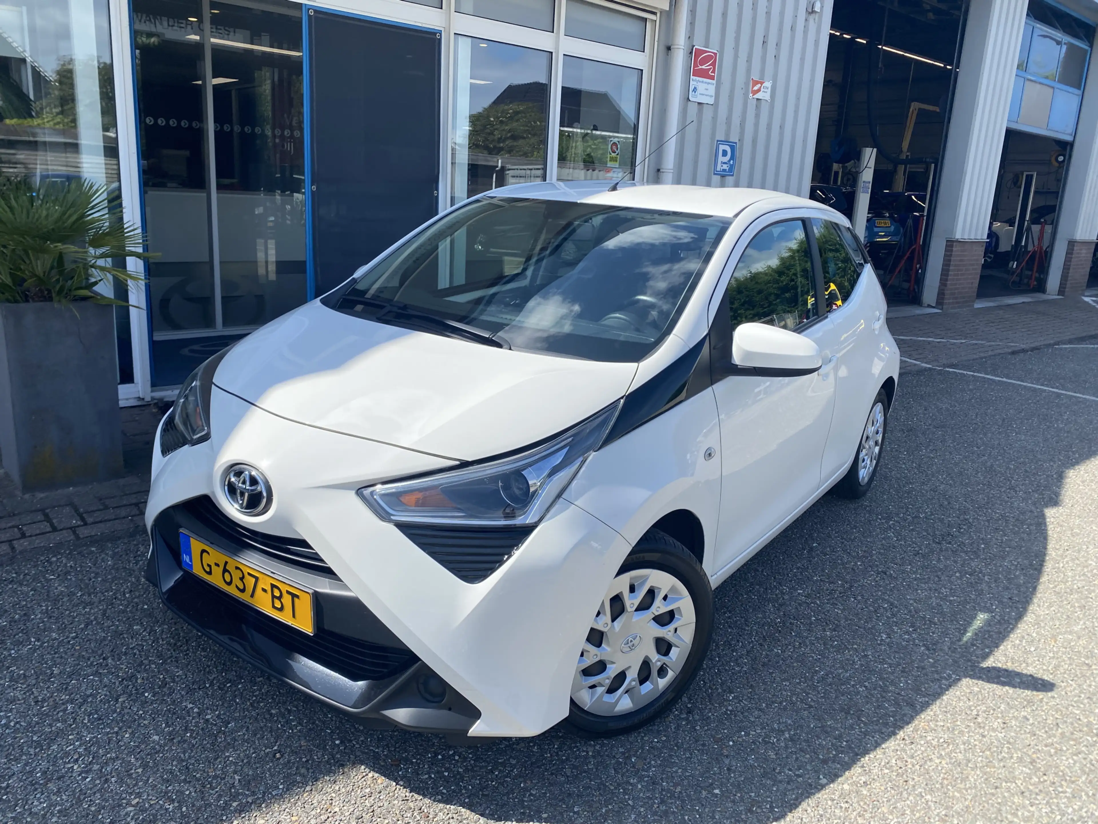 Toyota Aygo 1.0 VVT-i x-play limited Afn. Trekhaak Android Aut — photo 2