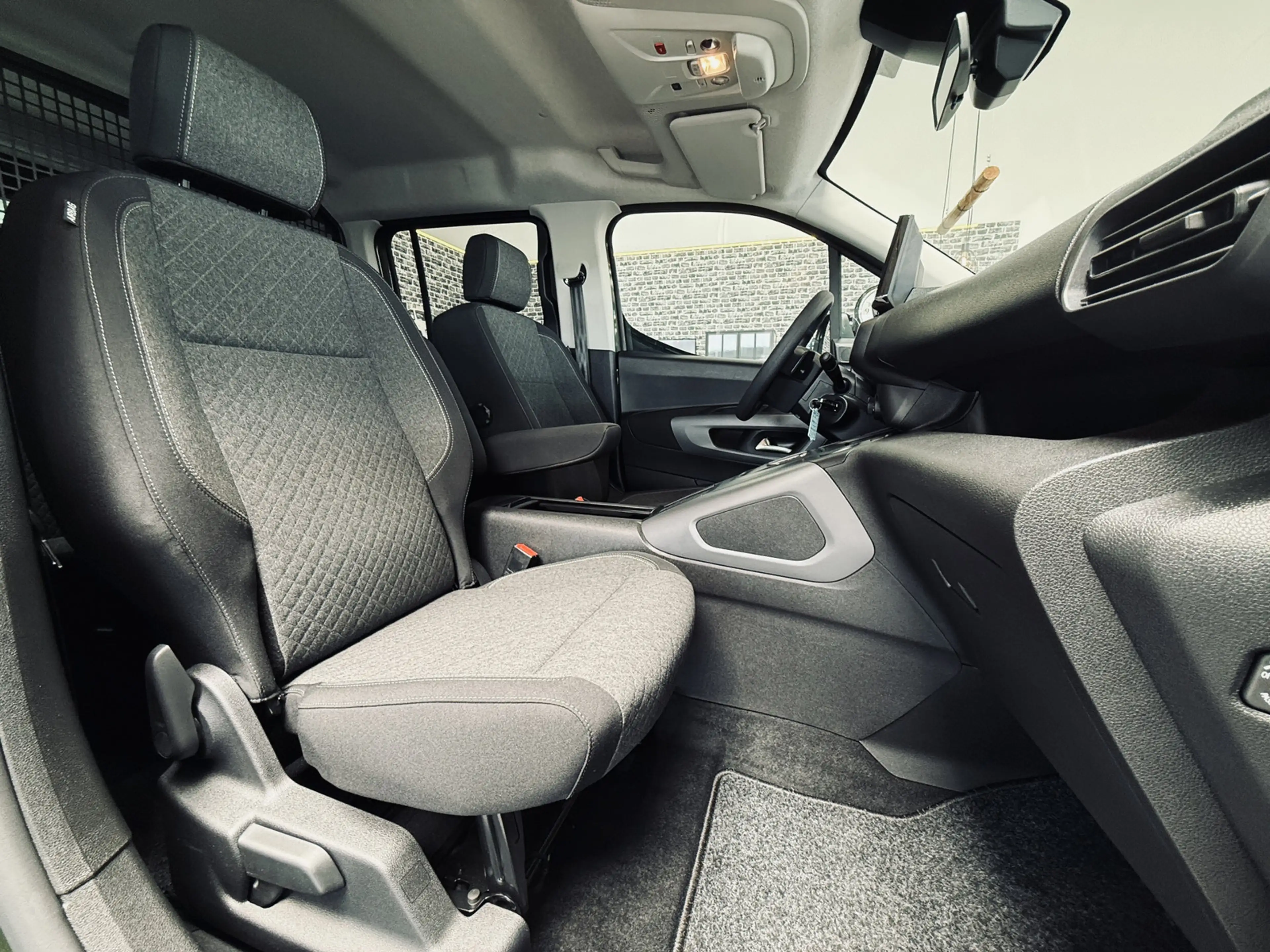Opel Combo Life E Edition N1 Automatik |AHK|SHZ|LED|Kamera| — photo 13