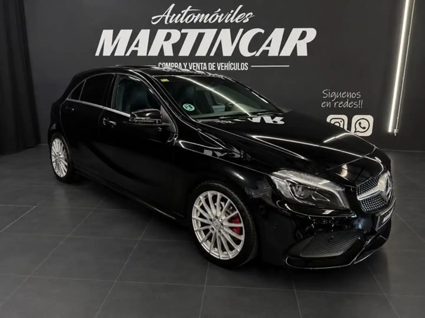 Mercedes-Benz A 45 AMG Line Negro - 2