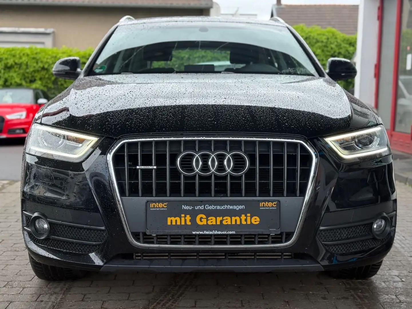 Audi Q3 2.0 TDI quattro NAVI/SHZ/KEYLESS/PDC/TEMPOMAT Černá - 2