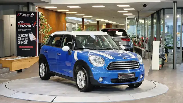 MINI Countryman view 3