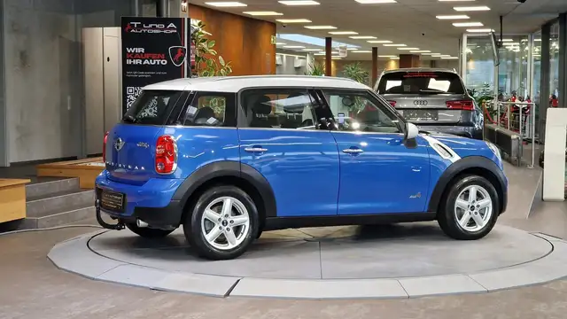MINI Countryman view 11