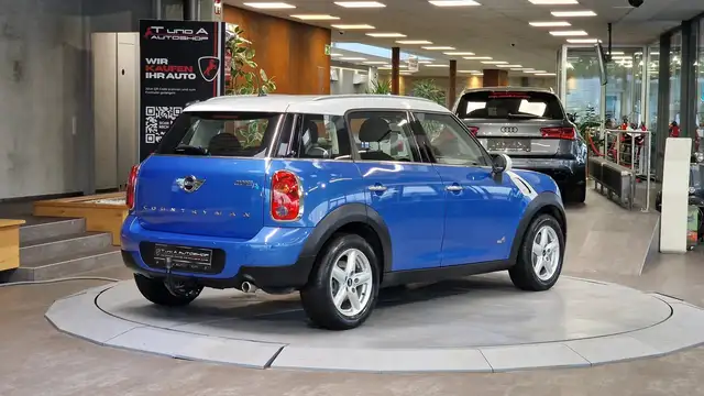MINI Countryman view 8
