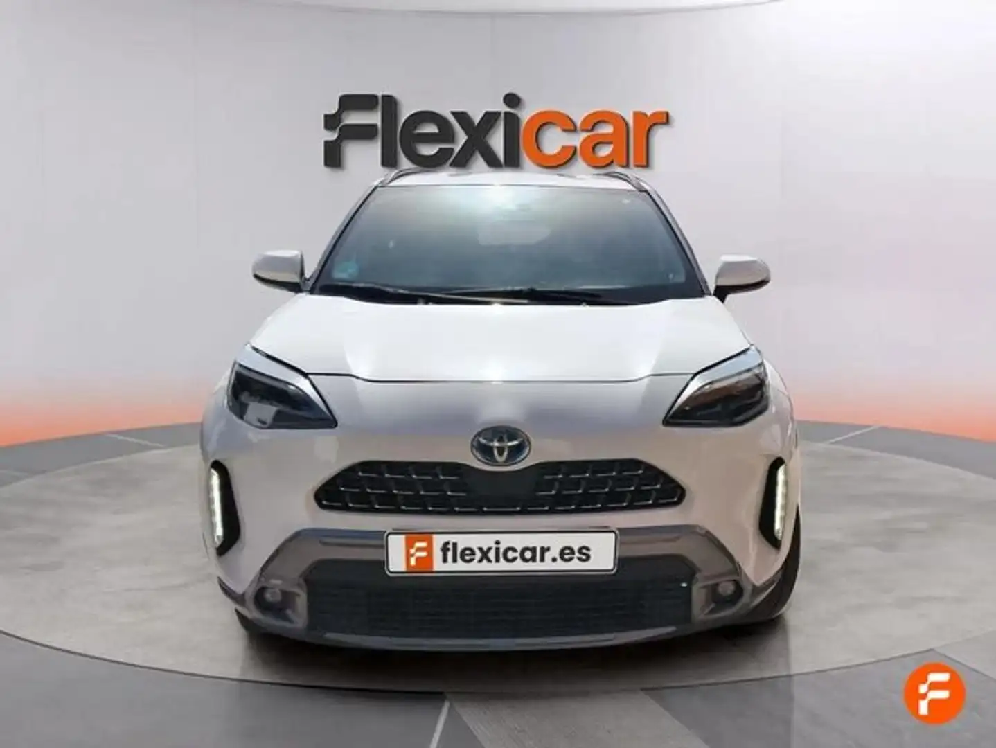 Toyota Yaris Cross 120H Adventure Blanco - 2