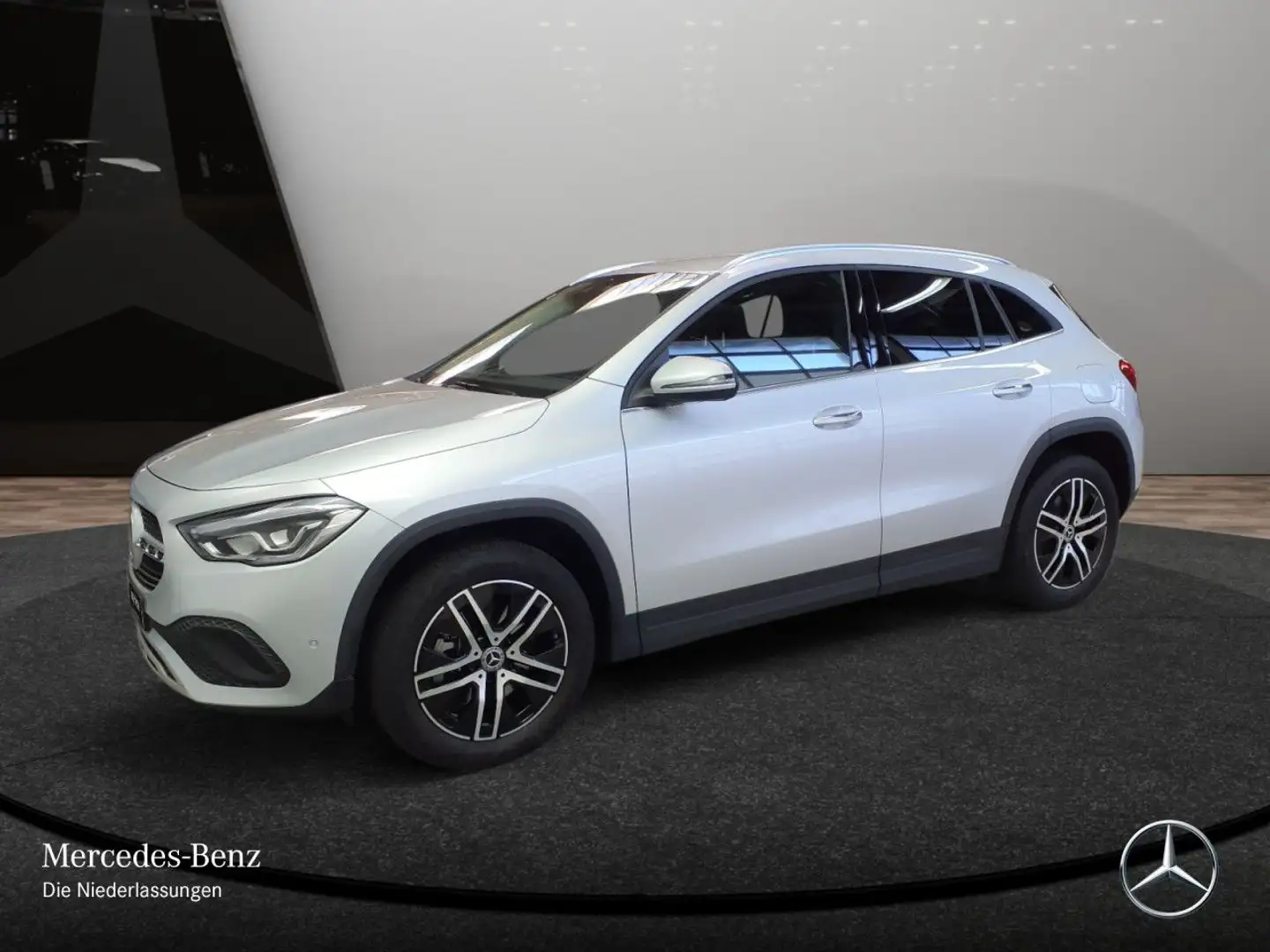 Mercedes-Benz GLA 250 e STYLE+LED+KEYLESS+8G Silber - 2