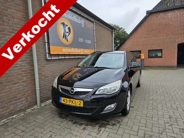 2011 Opel Astra in Black for sale