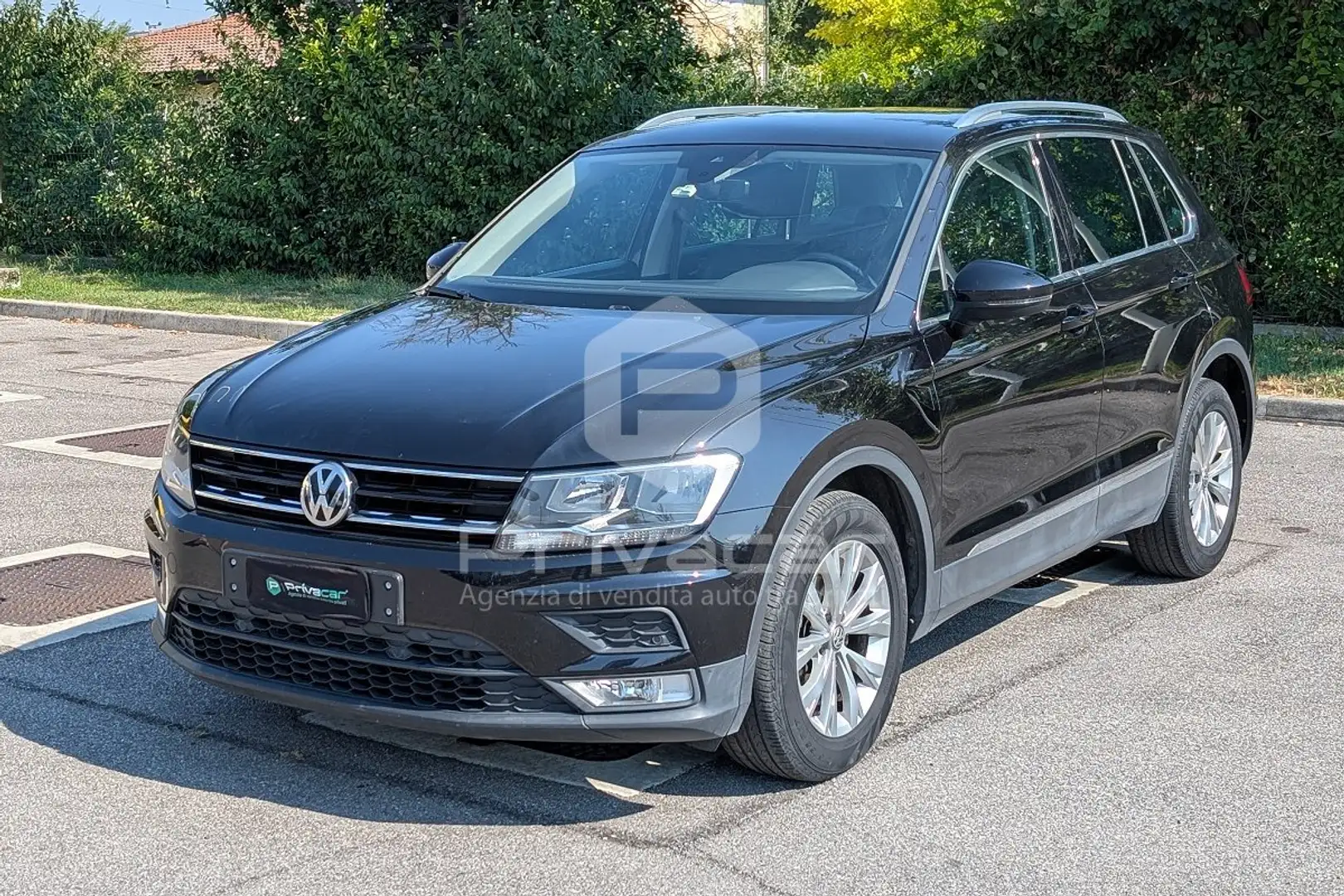 Volkswagen Tiguan Tiguan 2.0 TDI SCR DSG Business BlueMotion Technology Noir - 1
