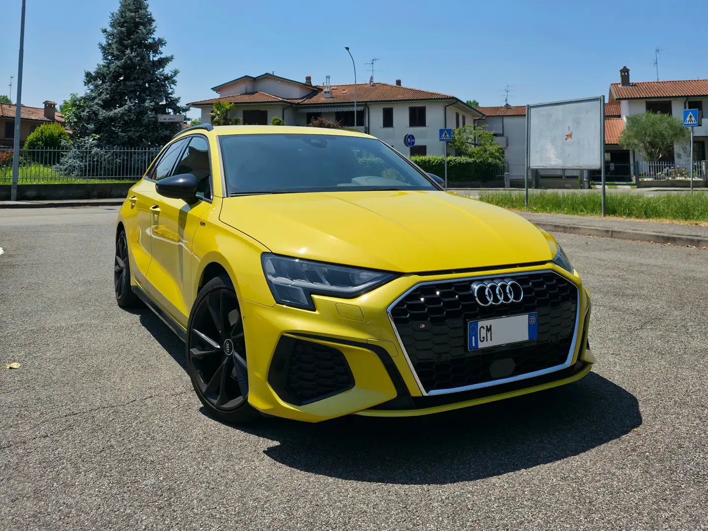 Audi A3 S-line Sportback 35 TFSI Giallo - 1