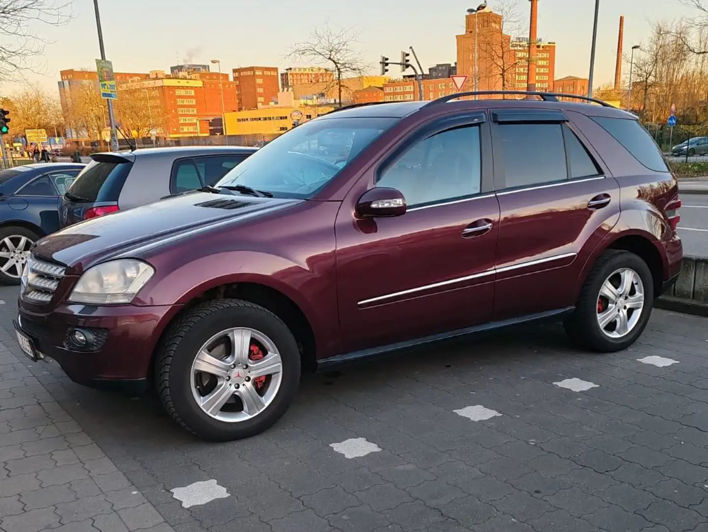 Mercedes-Benz ML 320 M-Klasse Diesel CDI 4Matic 7G-TRONIC DPF Kırmızı - 1