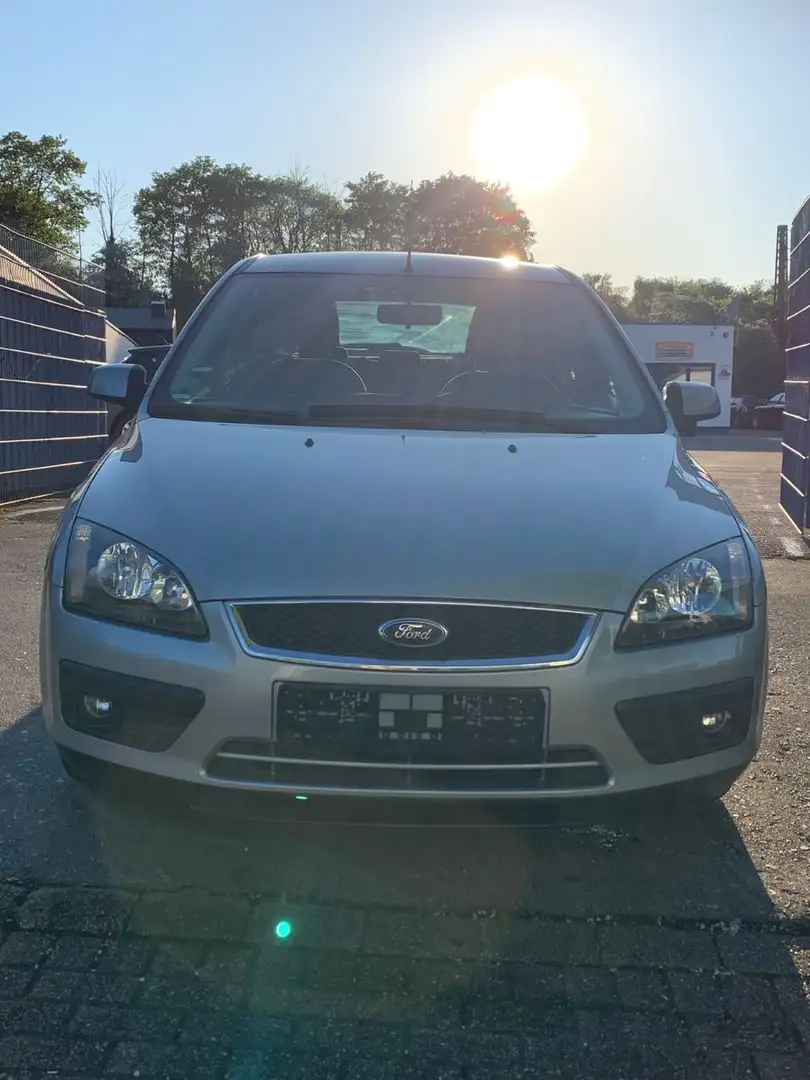 Ford Focus Lim 1.6*KLIMA*TÜV/INS NEU Zilver - 2