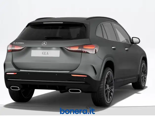 Mercedes-Benz Gla view 3