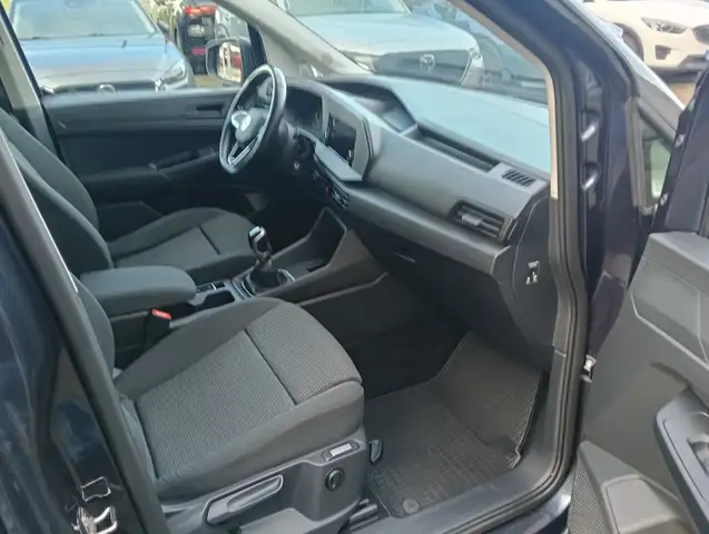 Volkswagen Caddy view 6