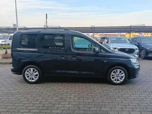 Volkswagen Caddy view 5