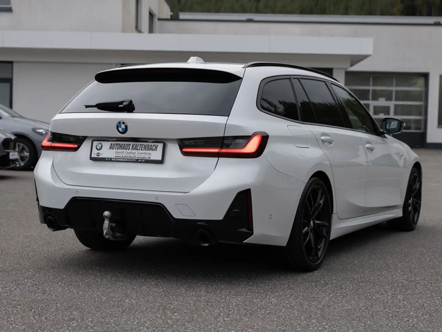 BMW 320 d Touring xDrive M-Sport AHK STANDHZ HUD Bianco - 2