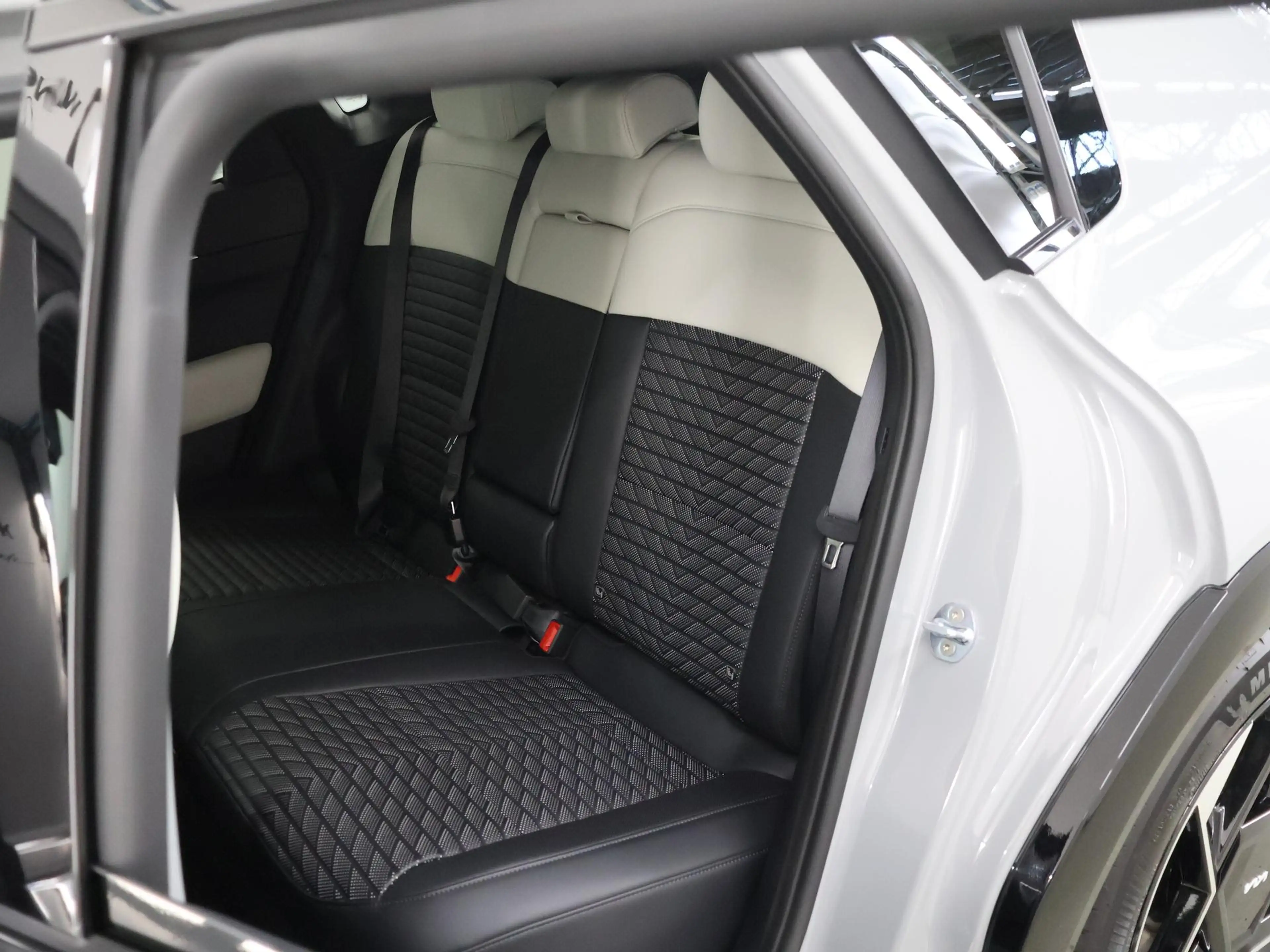 Kia EV4 GT-Line 81.4 kWh | Panoramaschuifdak | LED-Matrix — photo 11
