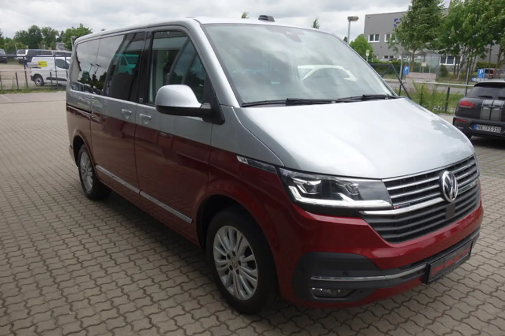 Volkswagen T6.1 Multivan GenSix 4Mot 2xeTÜR/ACC/LED/STDHZG Violett - 2