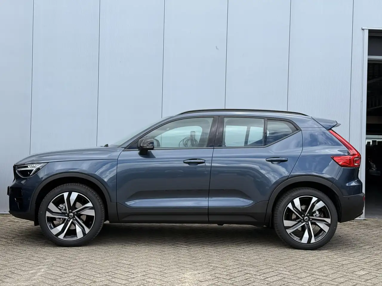 Volvo XC40 2026 — фото 6