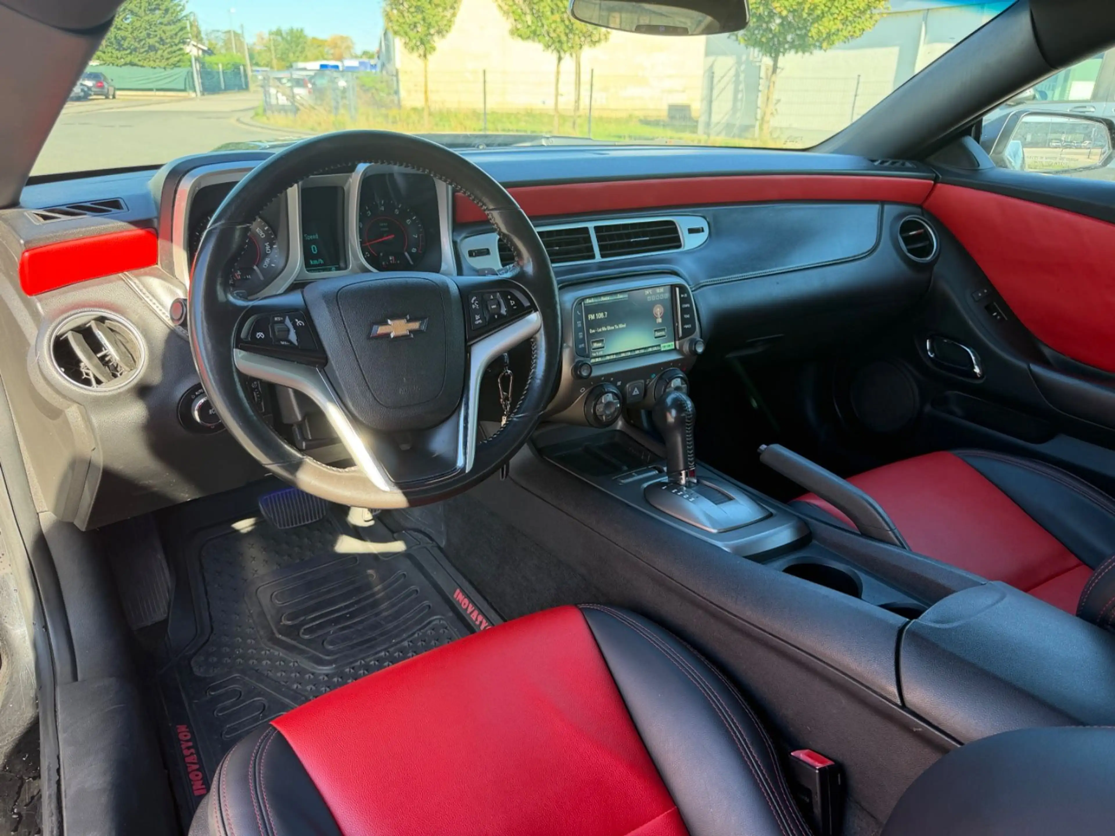 Chevrolet Camaro Coupé V6 — photo 11