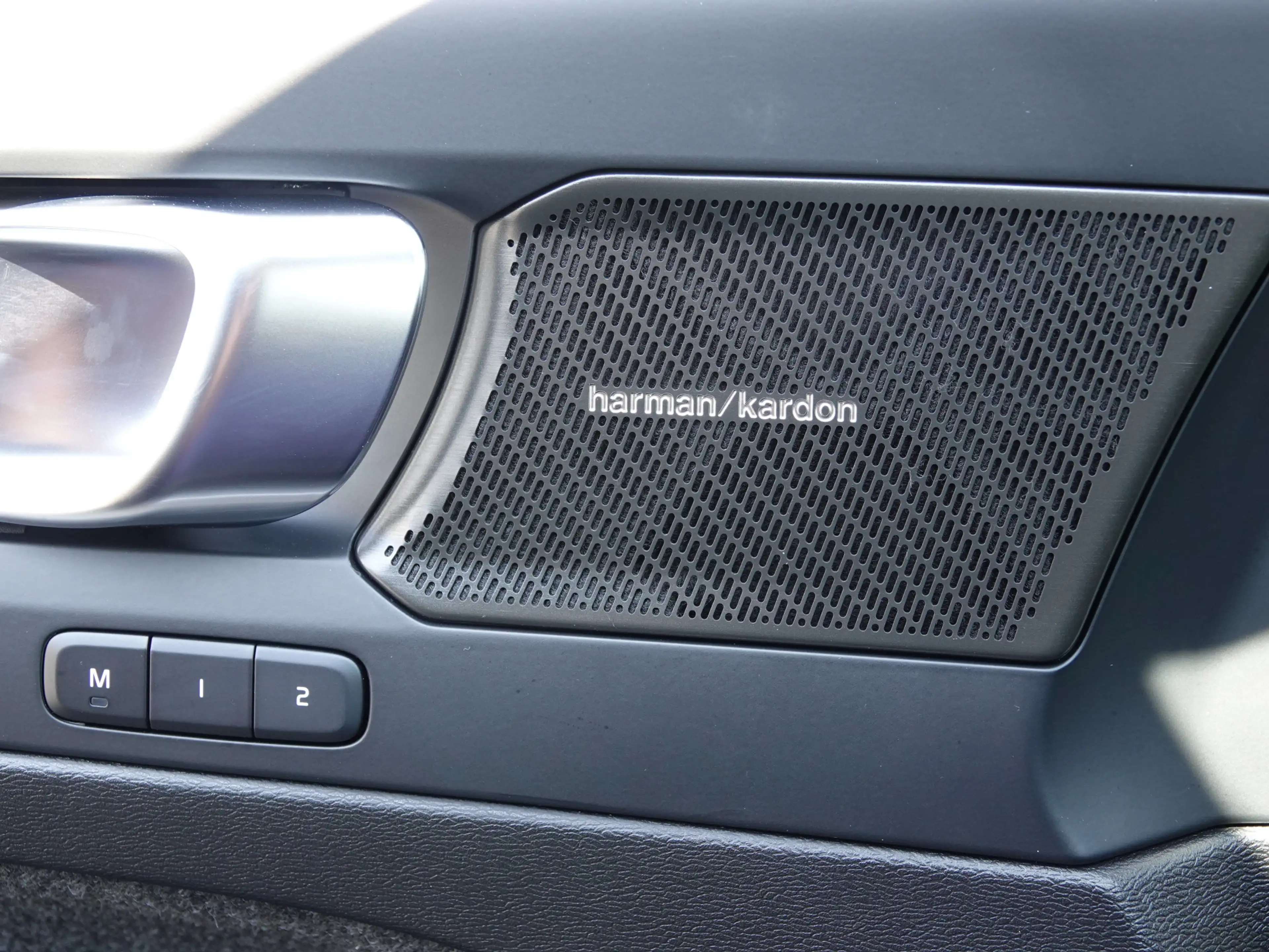 Volvo EC40 Twin Motor Ultra Black Edition 82 kWh SOH 96,9% | — photo 37