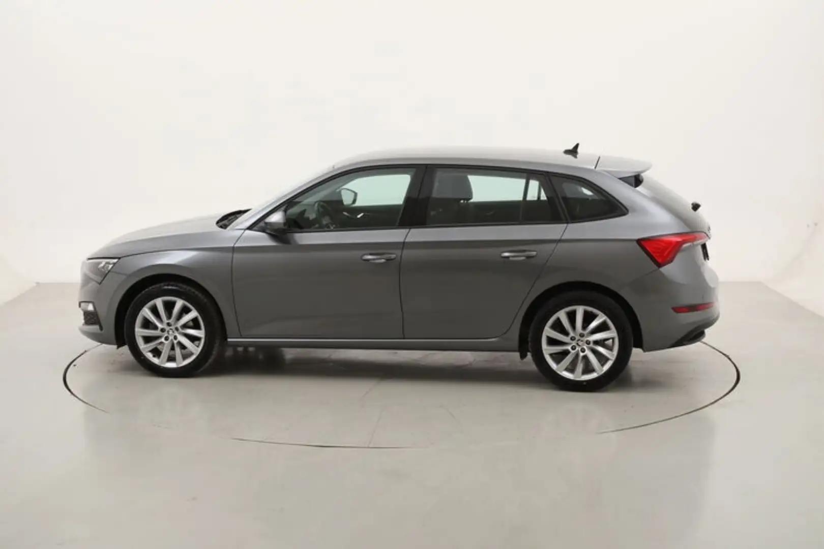 Skoda Scala Style DSG 1.0 Benzina 110CV Grigio - 2