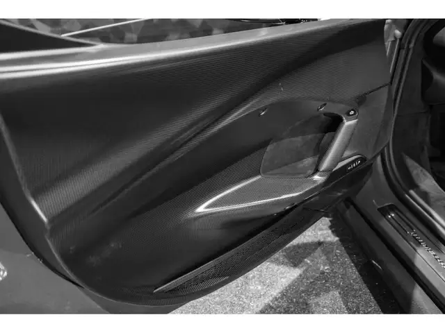 Ferrari 296 view 15