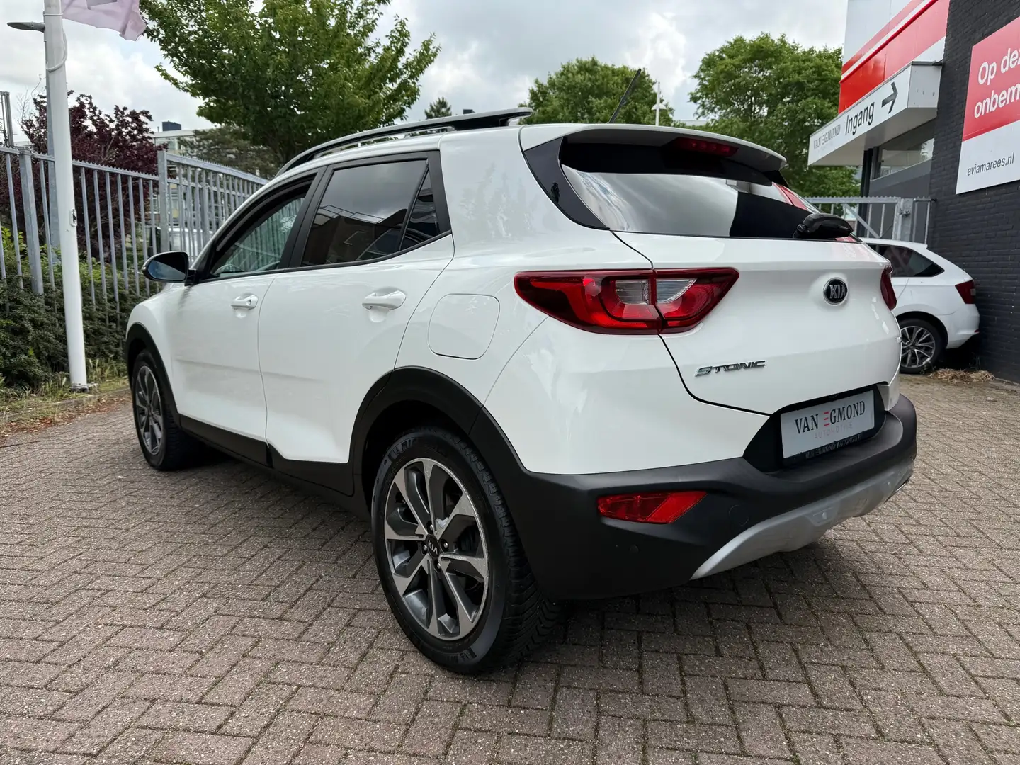 Kia Stonic 1.0 T-GDi DynamicLine Wit - 2