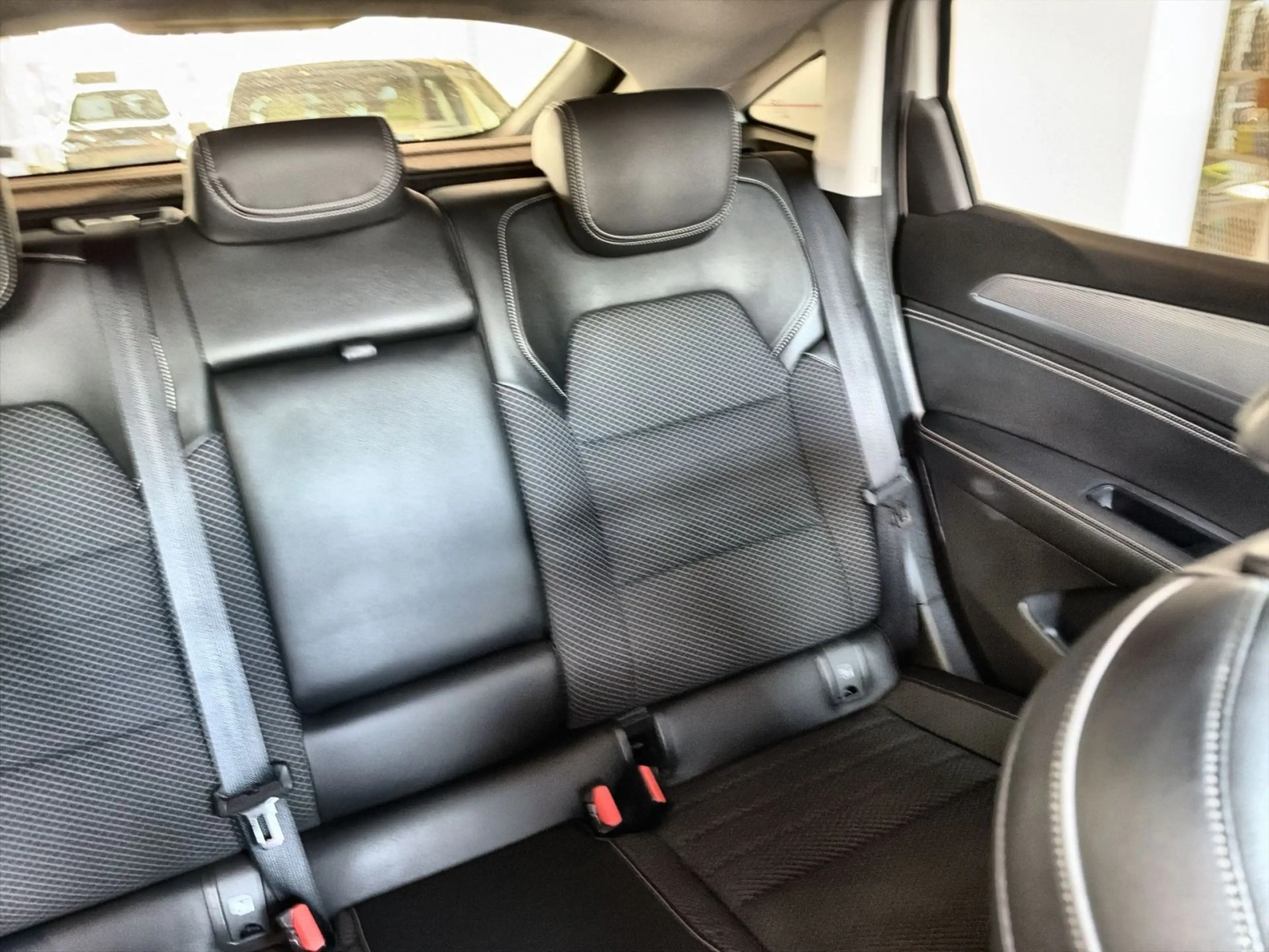 Renault Arkana 1.3 TCe 140 Mild-Hybrid Techno — photo 12