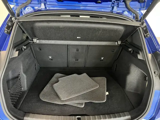 BMW 2 Series view 12