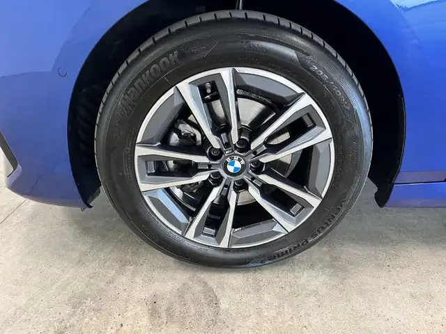 BMW 2 Series view 10