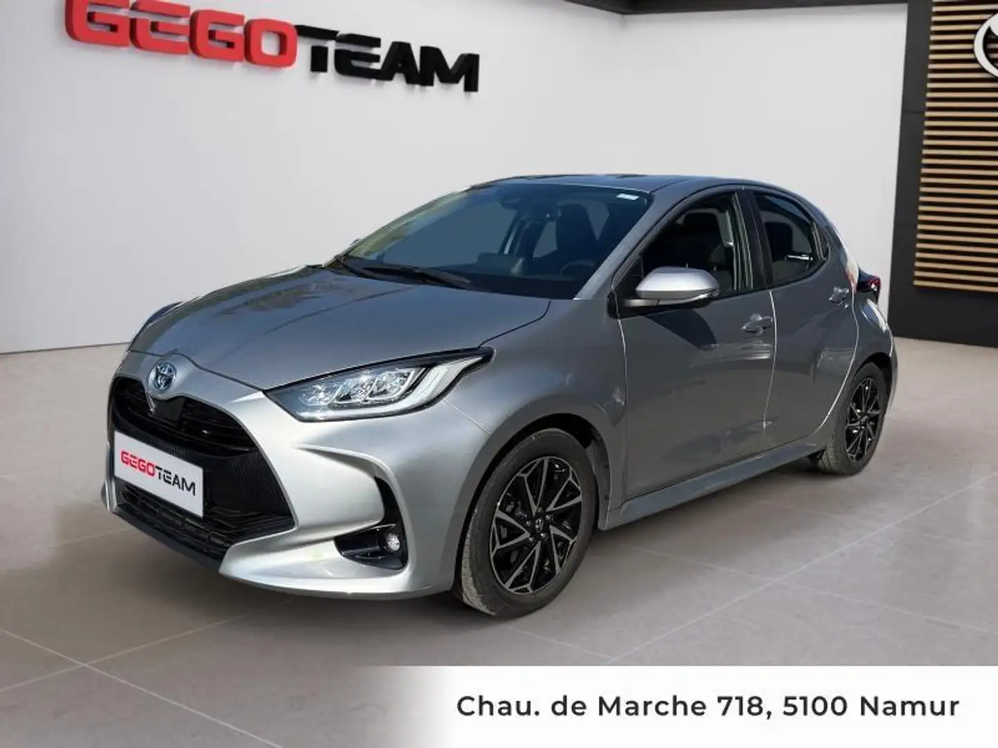 Toyota Yaris Iconic Gris - 1