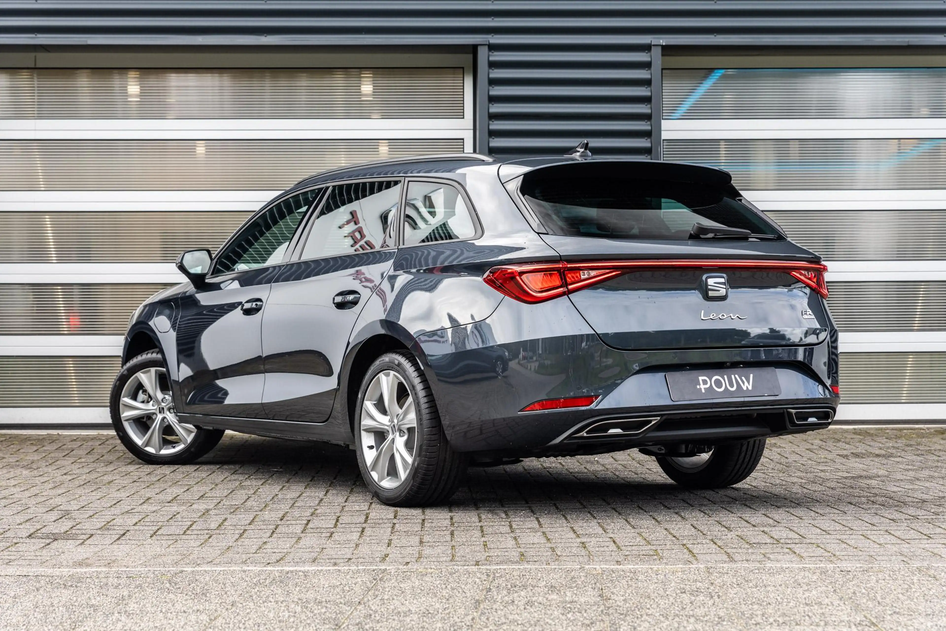 SEAT Leon e-Hybrid Sportstourer 1.5 TSI 204pk DSG FR Business | Velge — photo 11