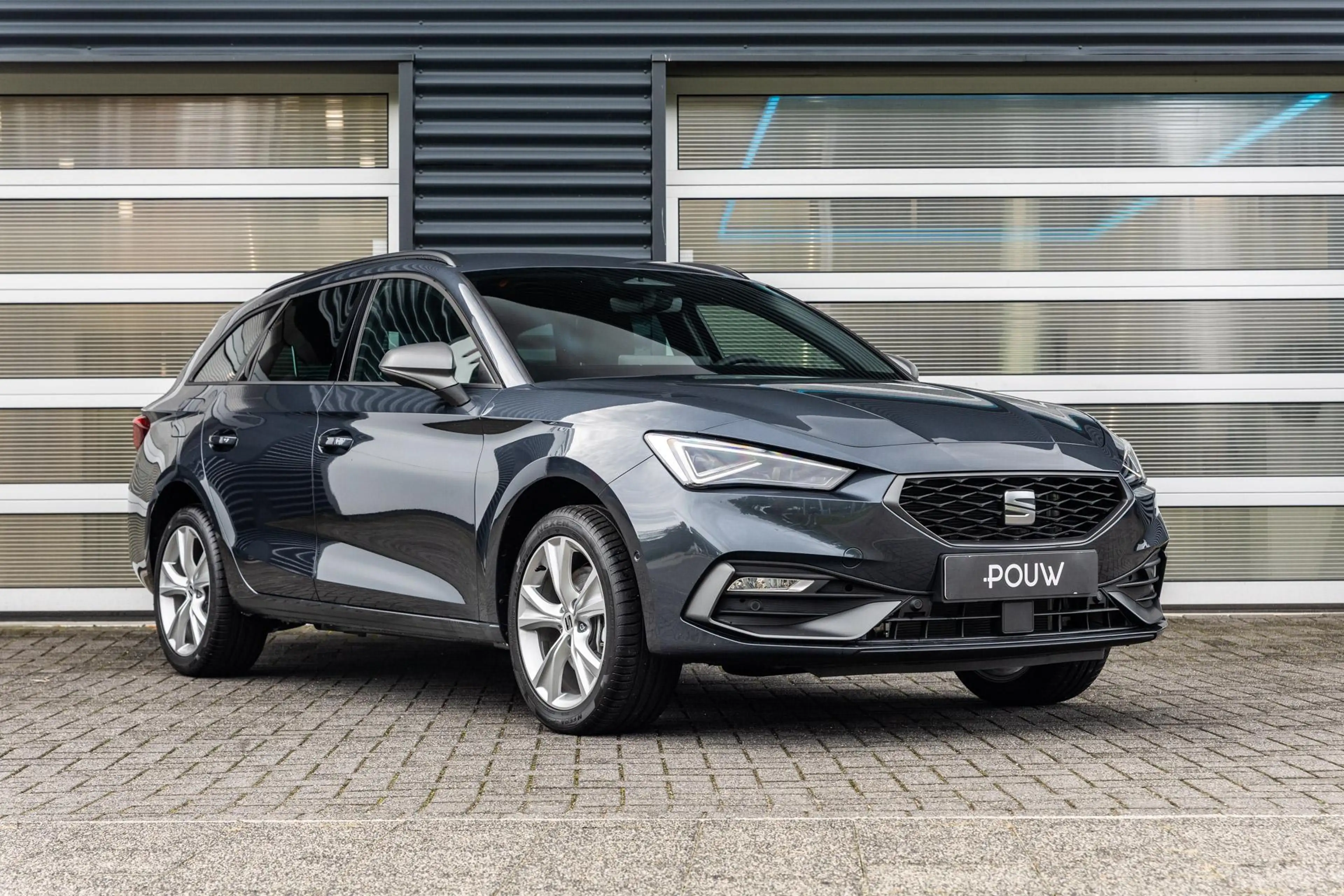 SEAT Leon e-Hybrid Sportstourer 1.5 TSI 204pk DSG FR Business | Velge — photo 9