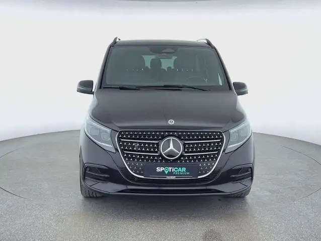 Mercedes-Benz V-Class view 2